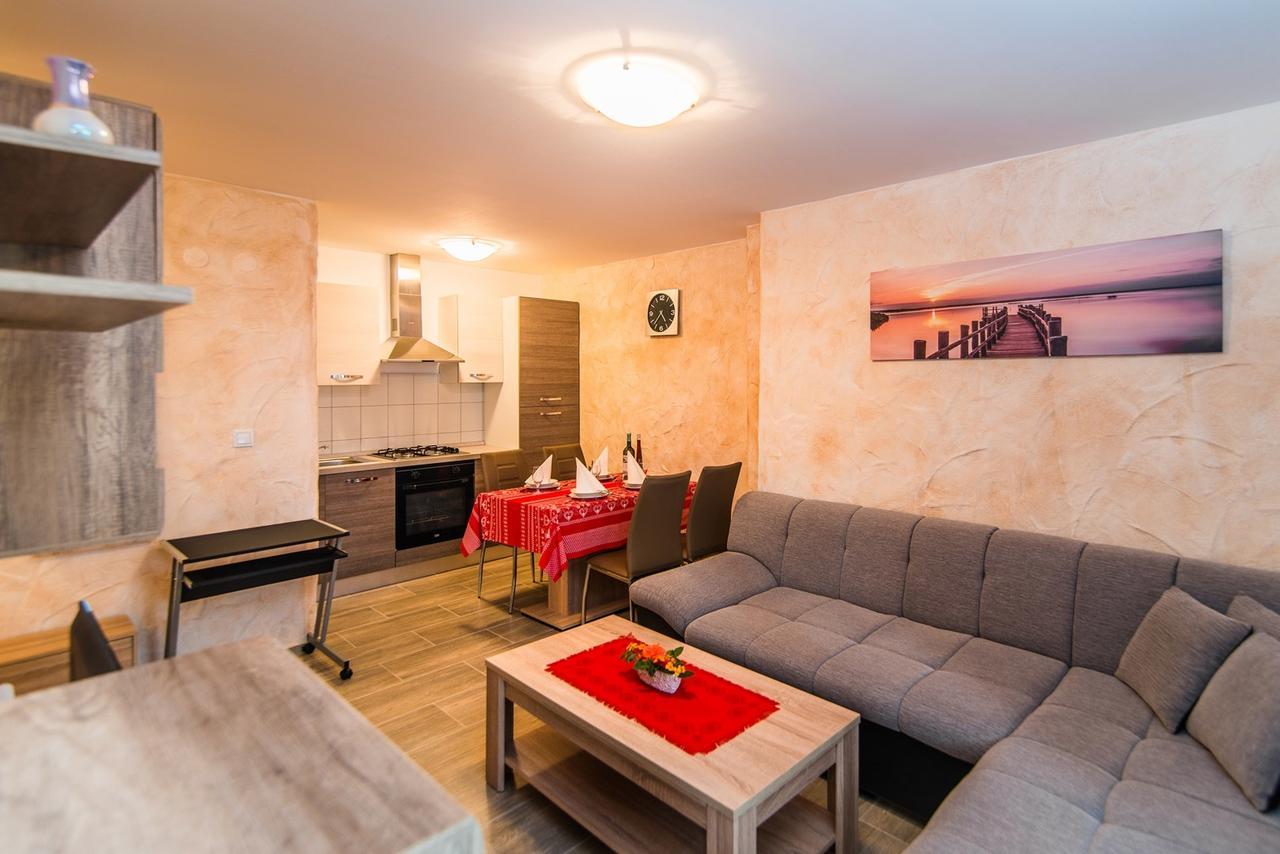 Apartment Stela Poreč Eksteriør billede